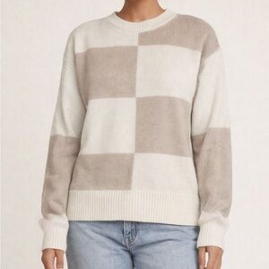 Jessica Simpson Cream and Gray Checkered Sweater
